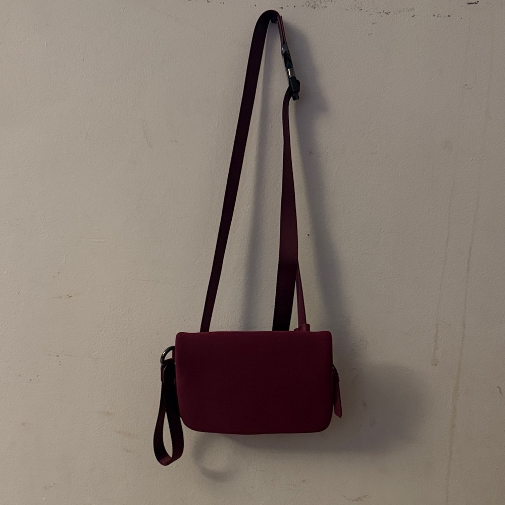 Elegant Burgundy Crossbody Bag